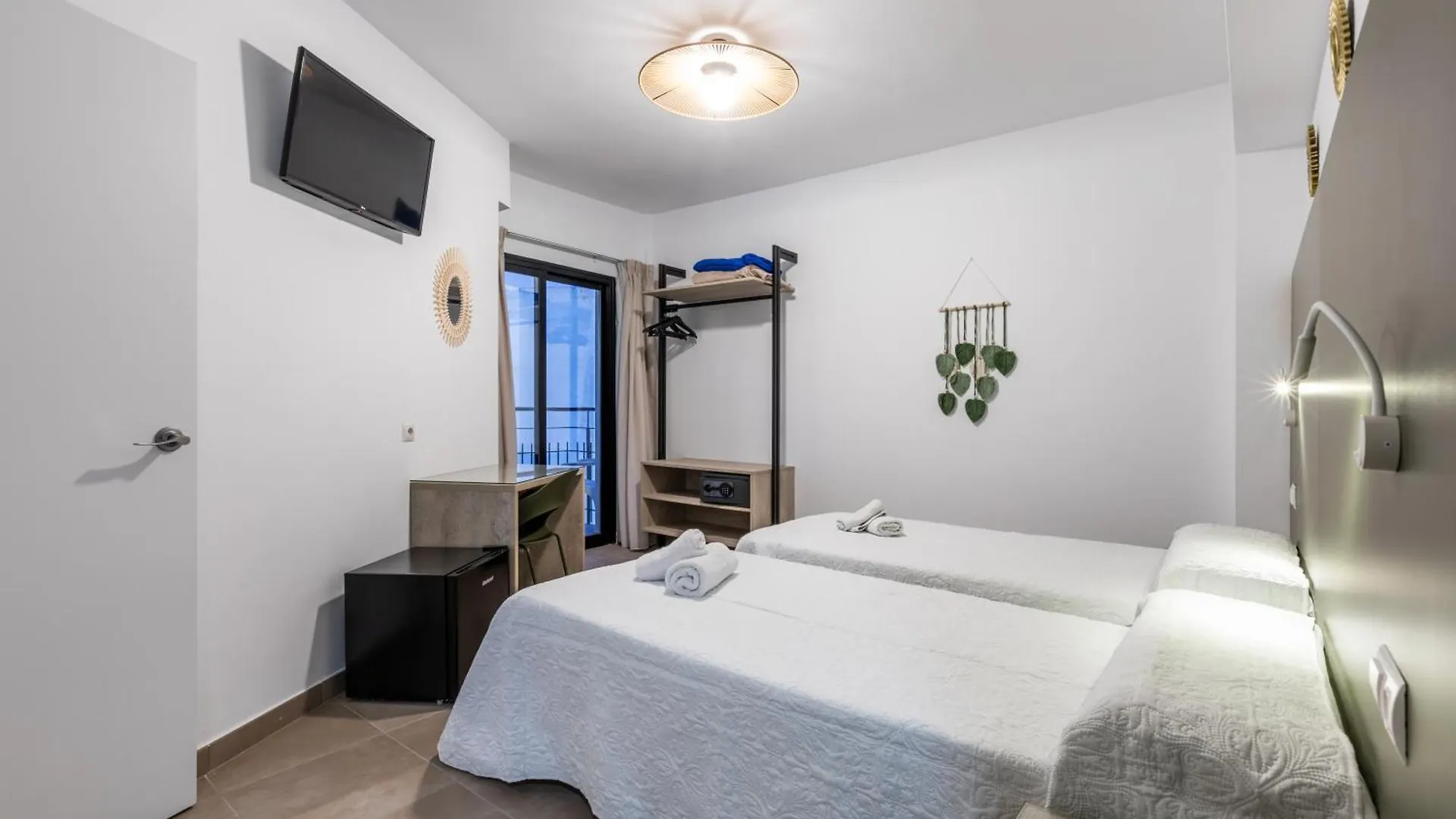 Hostal Alicante San Antonio Abad 0*,