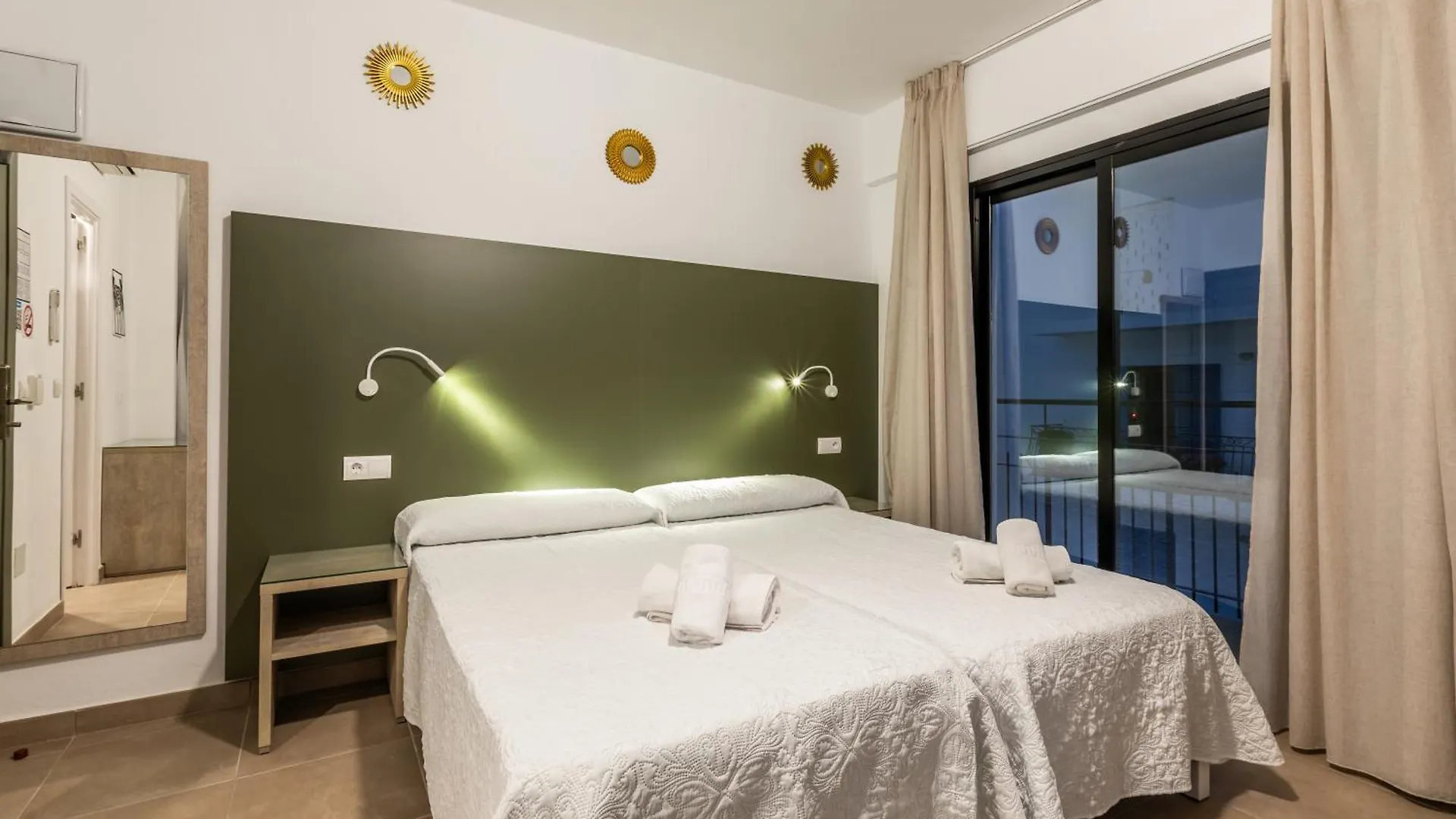 Hostal Alicante San Antonio Abad Hotel