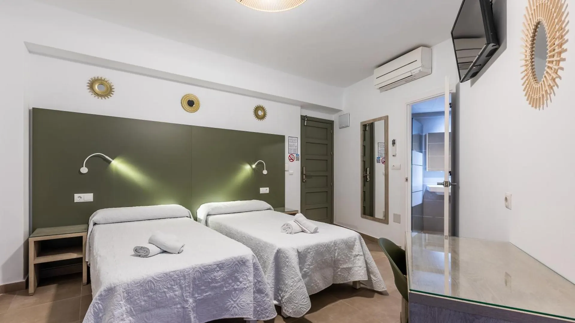 Hostal Alicante San Antonio  Hotel San Antonio (Ibiza)