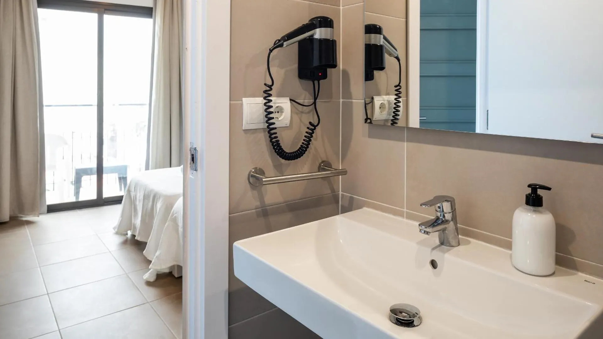 Otel Hostal Alicante Sant Antoni de Portmany