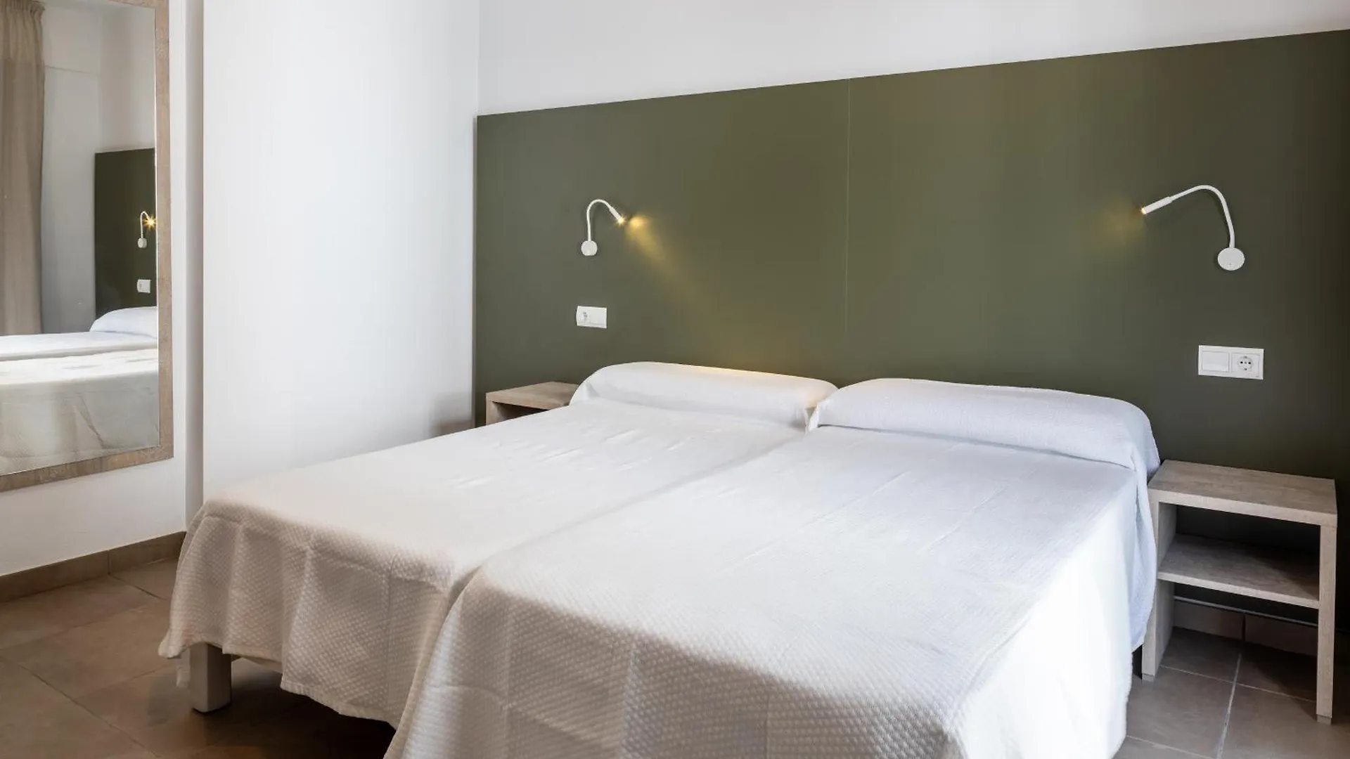 Hostal Alicante Sant Antoni de Portmany Otel