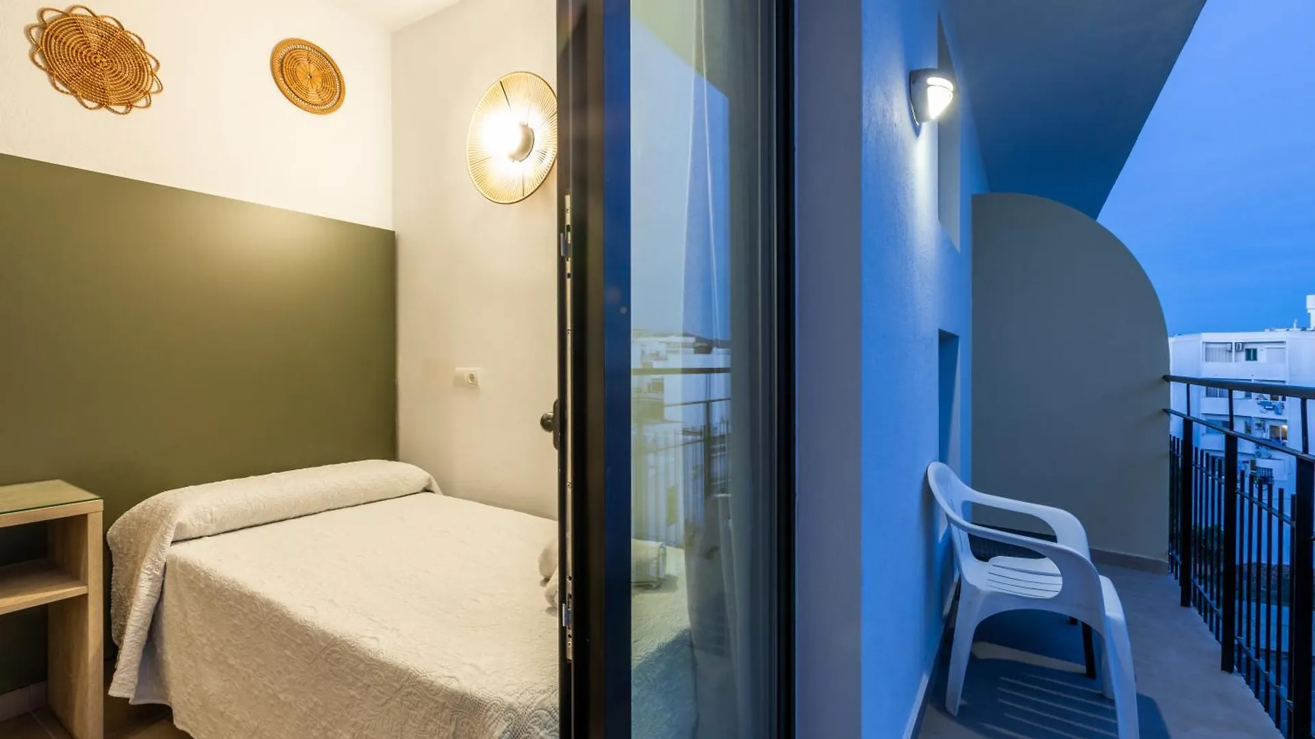 Hostal Alicante Sant Antoni de Portmany İspanya
