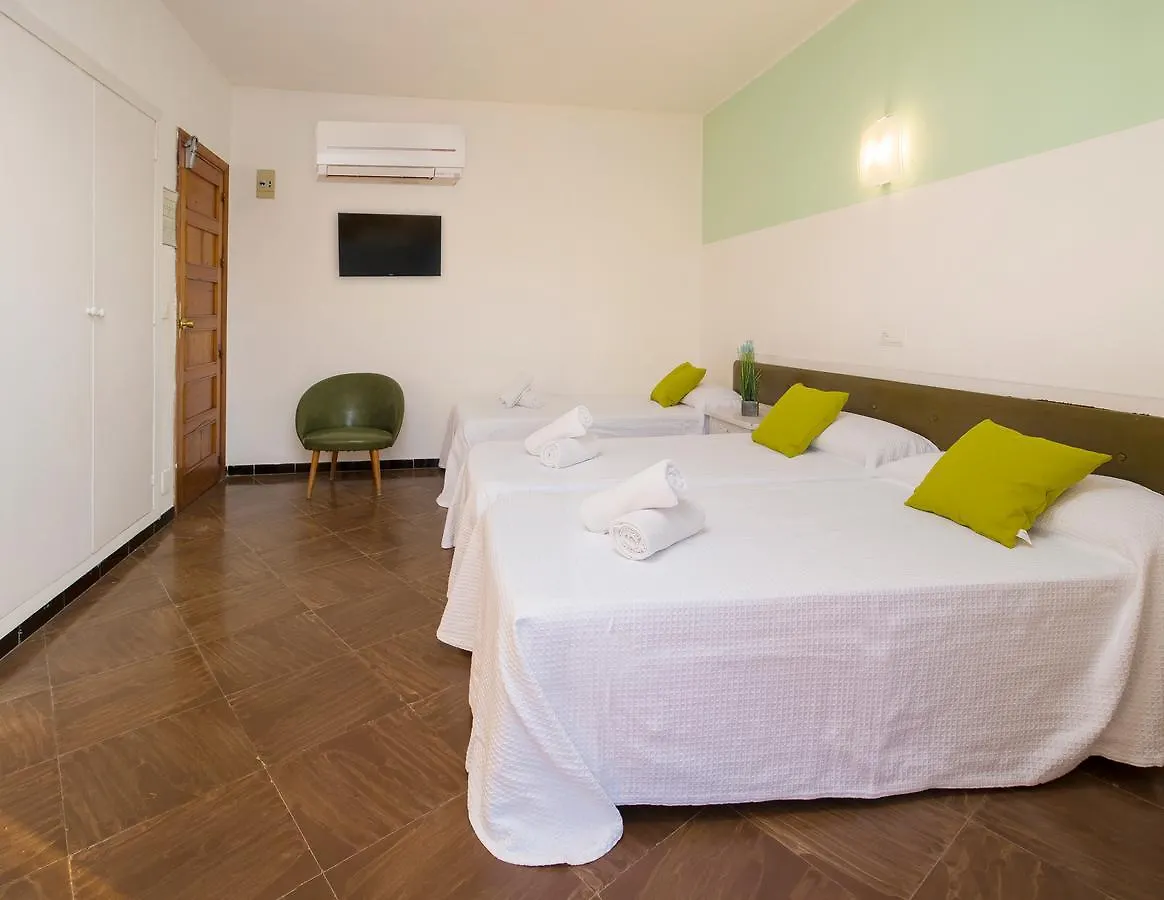 Otel Hostal Alicante Sant Antoni de Portmany İspanya